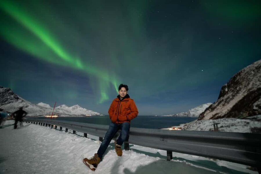 Tromsø: Northern Lights Minibus Tour with Local Experts - The aurora chase itself: multiple spots, cloud gaps, and Finland energy