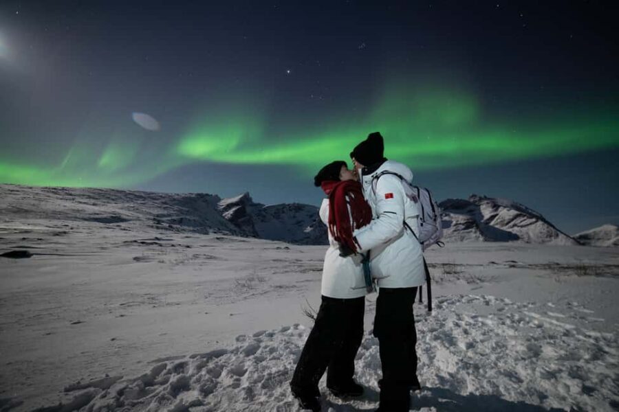 Tromsø: Northern Lights Minibus Tour with Local Experts - Meeting at Storgata 44 and returning close to your hotel