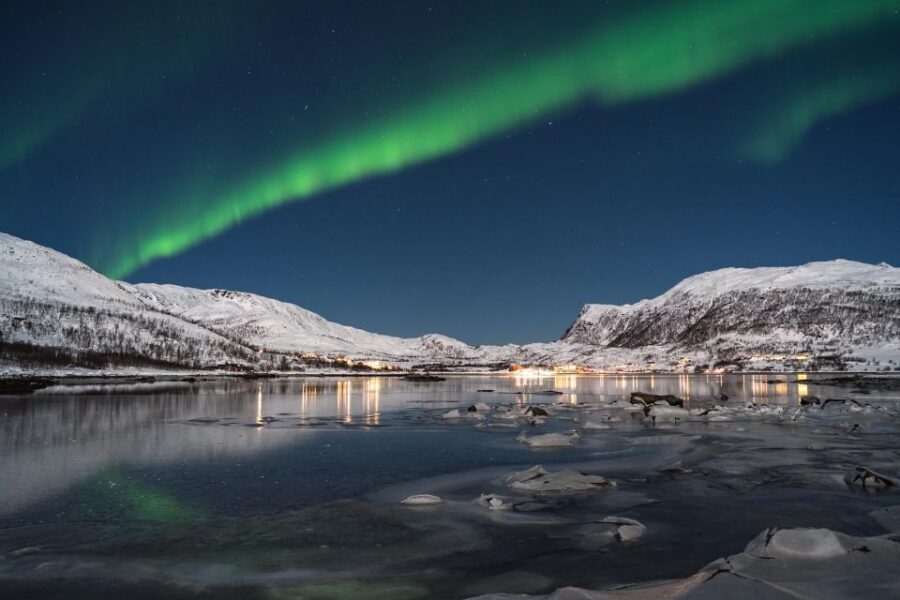 Tromsø: Northern Lights Tour with Local Stories & Photos - What to pack for a night that can move fast