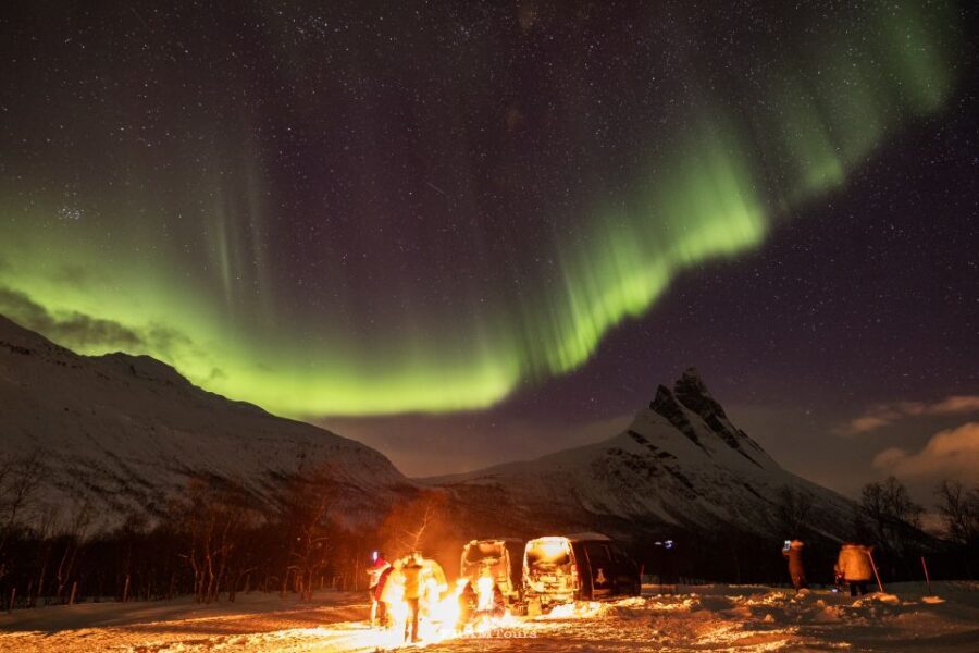 Tromso: Northern Lights Tour with Photographer - Fire camp dinner and Aurora Borealis lessons you’ll actually use