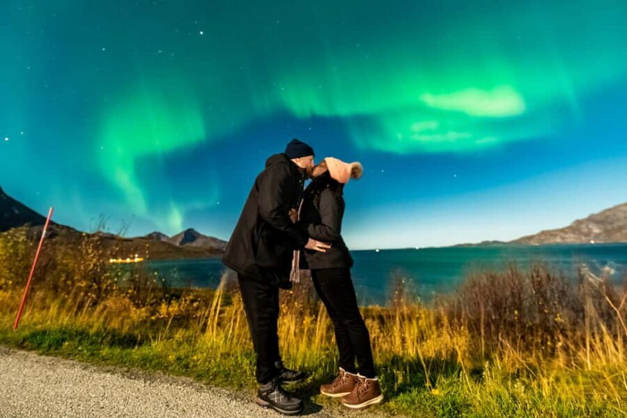 Tromsø: Premium Northern Lights Tour Small Group 8 Guests - Key things that make this Tromsø Aurora tour work