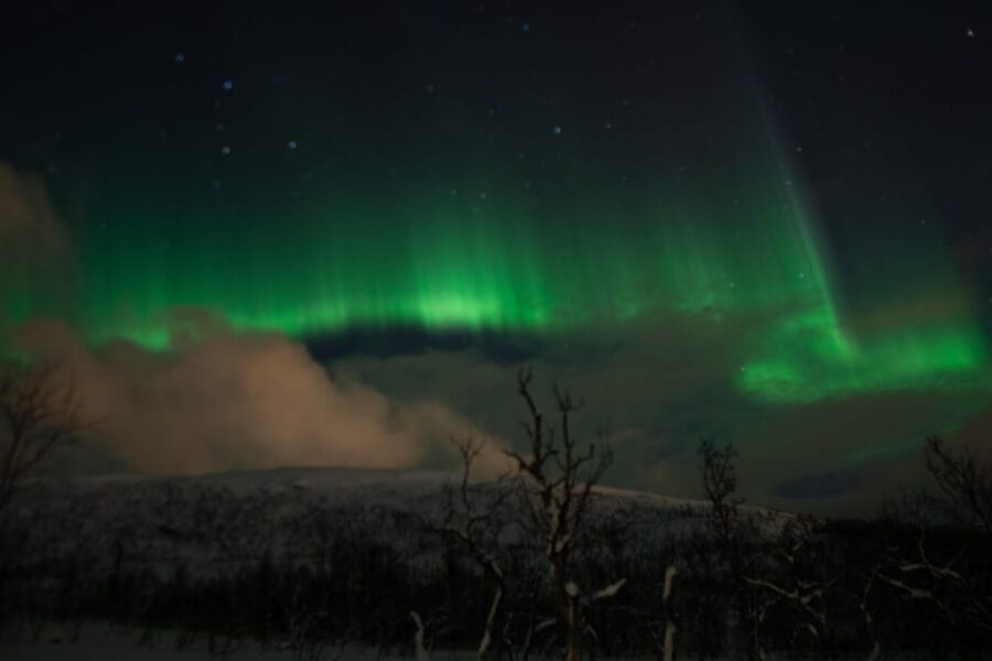 Tromsø: Small-Group Adventurous Northern Lights Hunt - Snow Hikes and Frozen-Lake Moments: When You Leave the Road