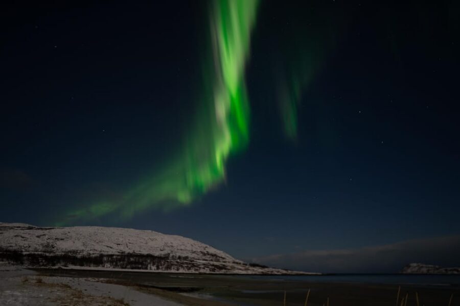 Tromsø: Small-Group Adventurous Northern Lights Hunt - Campfire Warmth and Hot Drinks: The Pace You Want in the Arctic