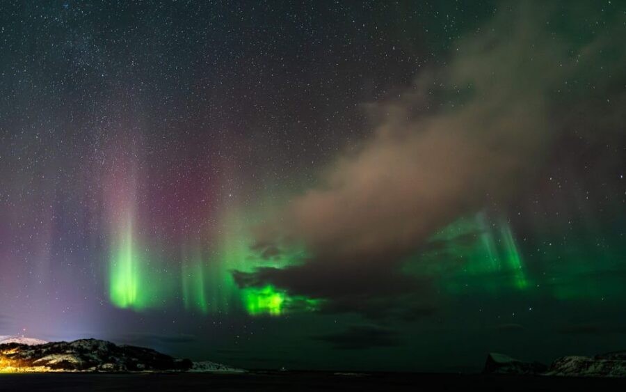 Tromsø: Small group Aurora Borealis - Photo support: tripods and professional souvenir shots