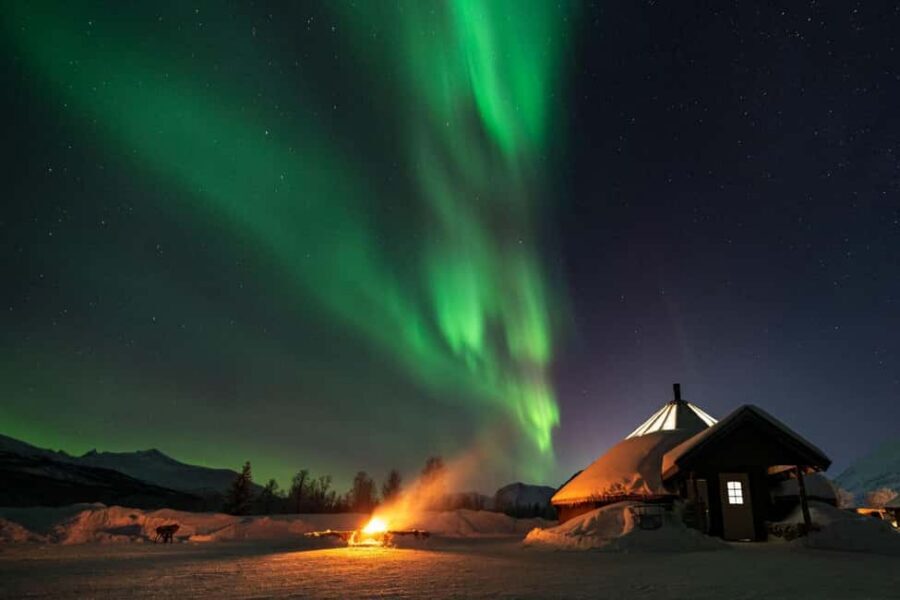 Tromsø: Small-Group Northern Lights Chase by Van with Photos - Photo stop to aurora time: the guided sightseeing that actually helps