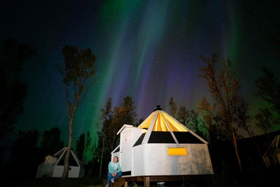 Tromsø: Snowmobile Tour with Aurora Crystal Lavvo Stay - Dinner, Forecast Talk, and Turning the night into a system