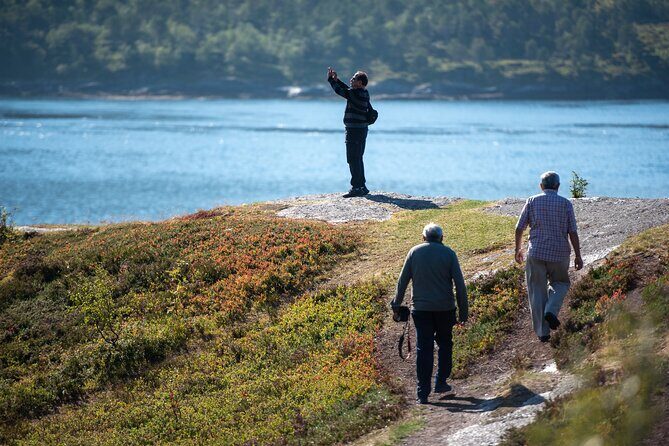 Tromsø & Sommarøy - Private coastal tour with a local - Sommarøy beaches and skerries: the best time for a short hike