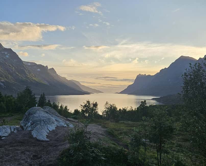 Tromsø: Sommerøya and Kvaløya Arctic Fjords Tour with Lunch - Kaldfjord: a quick stop that sets your photo game