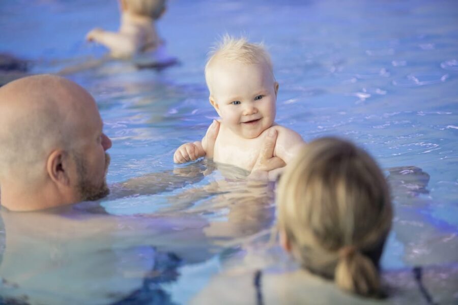 Tromsø: Spa/Pool with Bath, Sauna and Outdoor Heated Pool - Nordic Hot Baths: Finnish Sauna, Steam Room, and Hot Tubs