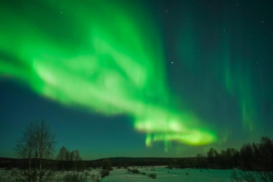 Tromsø: Unlimited Northern Lights Chase Across Borders - What an 8-Hour Night Really Looks Like: Pickup, Stops, Waiting, and Warmth