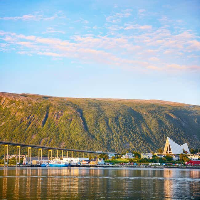 Tromsø: Walking Tour with Museum Visit - Polar Museum: exploration stories plus Arctic wildlife