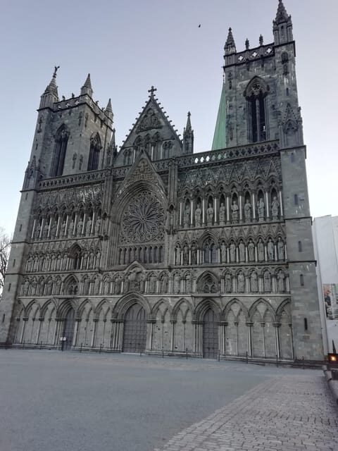 Trondheim : Explore the city of kings with a local guide - Nidarosdomen: why this northern Gothic cathedral is a big deal