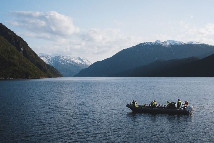 Ulvik: Hardangerfjord Ultimate RIB Tour - Brakanes Hotel meet-up: warm gear is part of the deal