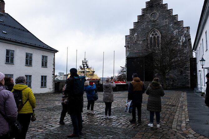 Walking Tour in Bergen of the Past and Present - Fjellsiden uphill walk: everyday life in Bergen, not just famous views