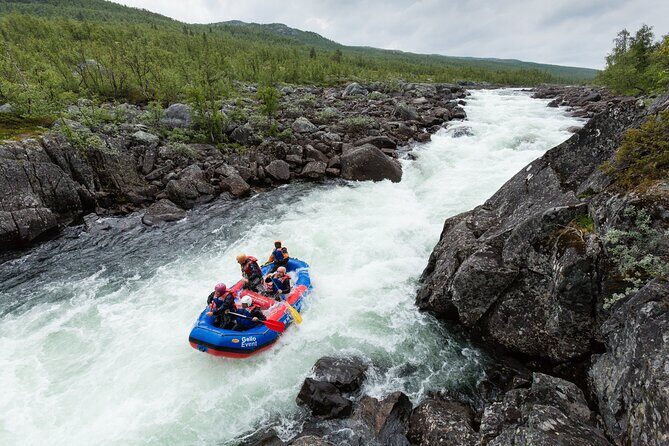 Wild Viking Rafting on Numedalslågen River - level 3 - Key things that make this rafting stand out